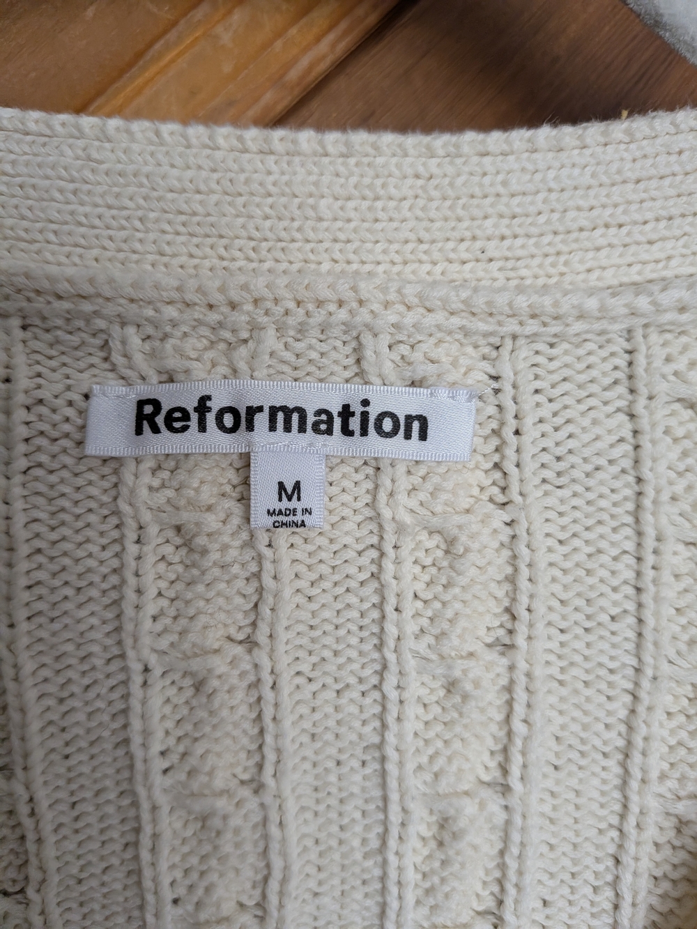 Reformation Eros Cotton Cable Knit Cardigan in Cream / Ivory – Size Medium - Picture 3 of 6